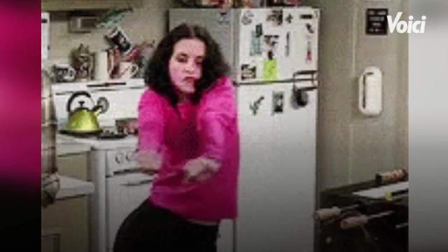 VOICI - Friends : l’épisode des retrouvailles entre tous les acteurs est repoussé