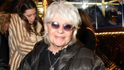 VOICI - Catherine Lara enceinte de Georges Moustaki, elle raconte son avortement « traumatisant "