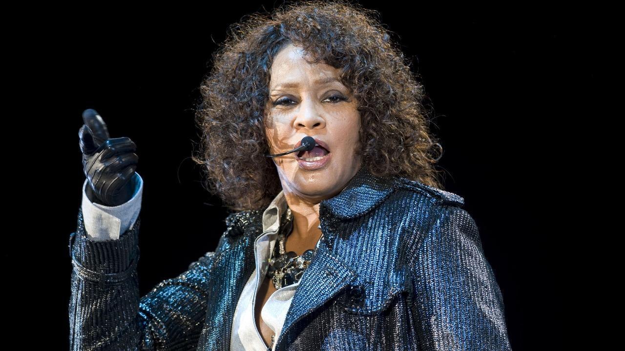 VOICI Whitney Houston avait un fan insoupçonné, découvrez son identité