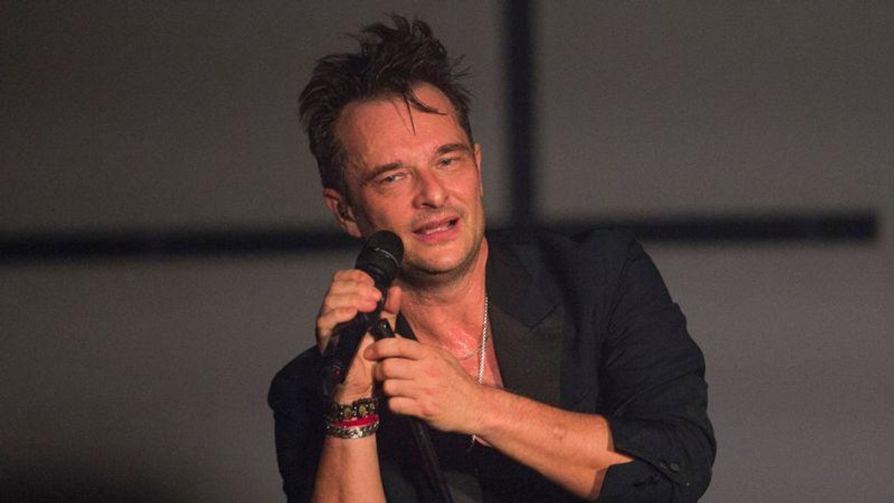 VOICI - David Hallyday « écœuré » : son concert dans le Pas-de-Calais a été une énorme galère