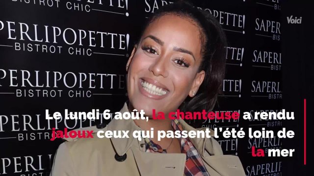 VOICI - PHOTO Amel Bent : en vacances, la chanteuse partage un adorable cliché de sa famille