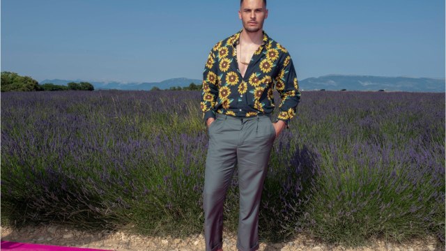 Voici - Baptiste Giabiconi : Cet objet très cher à Karl Lagerfeld dont il a hérité