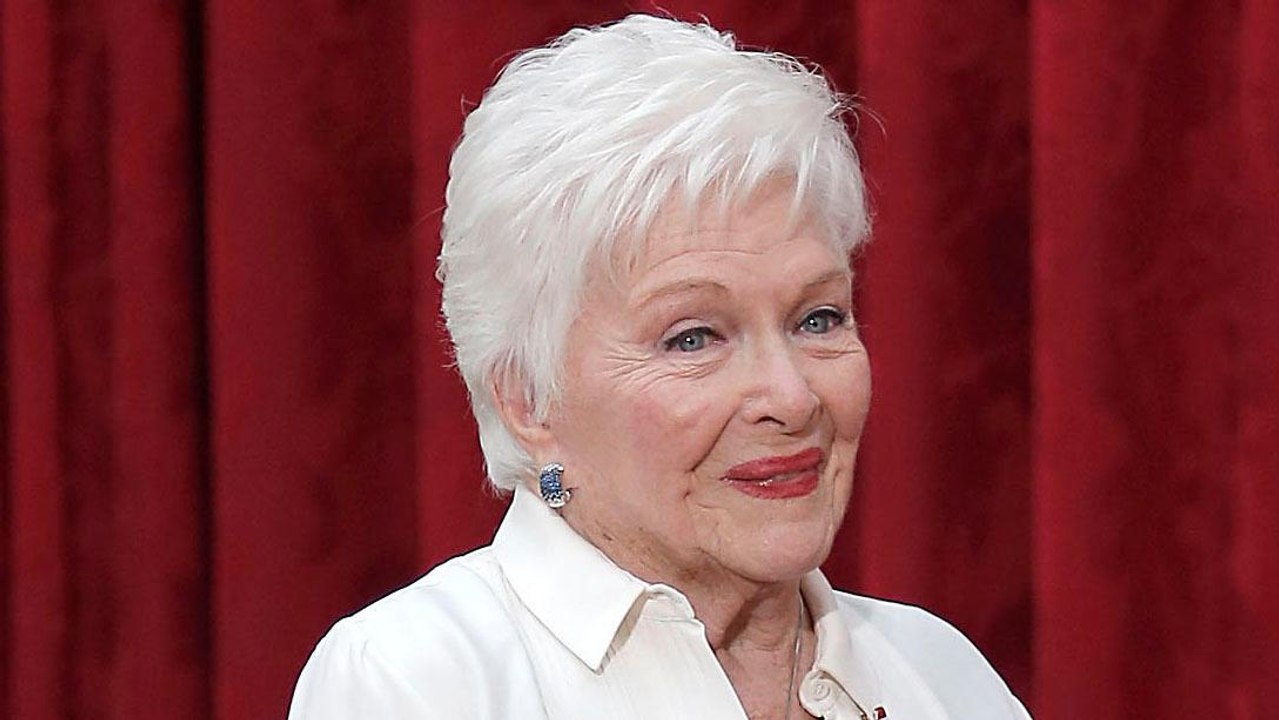 VOICI Line Renaud : sa mise au point sur la guerre d’héritage entre Laura Smet, David et Laeticia Hallyday