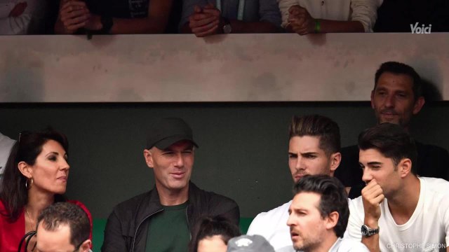 VOICI - Zinedine Zidane : découvrez pourquoi sa femme Véronique aurait pu ne pas l'épouser