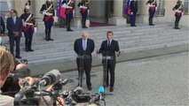 Voici - Emmanuel Macron et Boris Johnson à l’Elysée : pourquoi le Premier ministre anglais a posé son pied sur la table du président