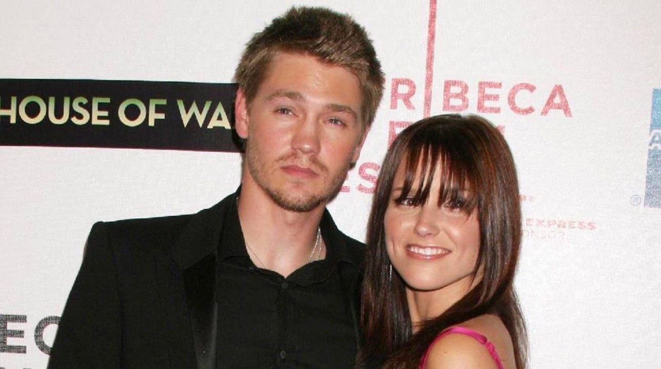 VOICI Sophia Bush (Les Frères Scott) « obligée » de se marier à Chad Michael Murray, elle provoque la colère de l'acteur