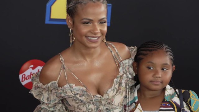 VOICI : Christina Milian dévoile des photos d'elle enfant, les fans choqués par la ressemblance avec sa fille