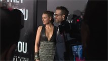 VOICI - Ryan Reynolds dévoile le plus beau cadeau que Blake Lively lui a offert