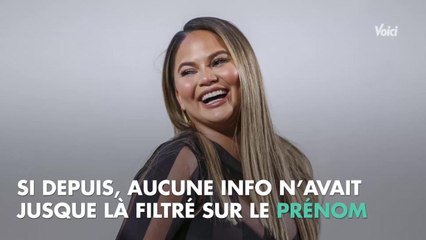 VOICI - PHOTO Chrissy Teigen poste un cliché adorable de son bébé et dévoile son prénom