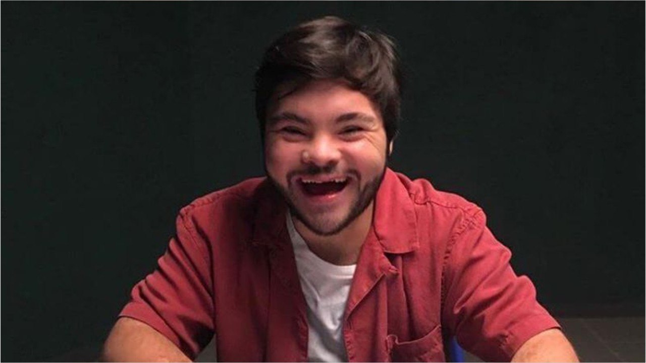 VOICI - Plus belle la vie : qui est Samuel Allain Abitbol, l’acteur trisomique qui rejoint le casting de la série ?