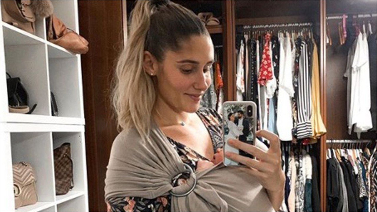 VOICI - Jesta Hillmann maman : son astuce pour couvrir ses kilos en trop