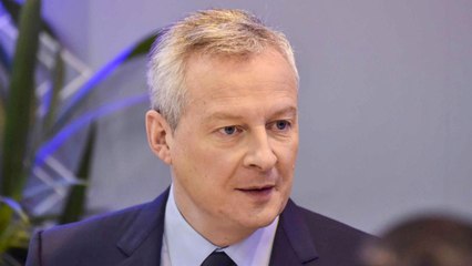 VOICI - Bruno Le Maire pose avec Robert De Niro et se fait allumer par les internautes