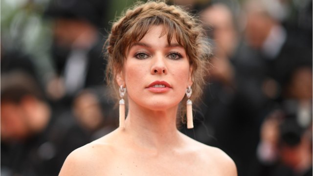 voici À 43 ans, Milla Jovovich annonce être enceinte de son troisième enfant