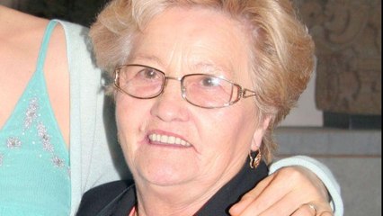 VOICI - Comment Elyette Boudou, la grand-mère de Laeticia Hallyday, vit « terrée » dans sa maison de Marseillan