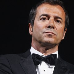 VOICI social - Bernard Montiel : Critiqué Pour Avoir Défendu Laeticia Hallyday, Il Rétablit La Vérité (1)