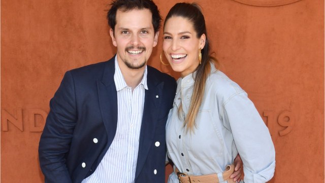 VOICI - Laury Thilleman : son chéri Juan Arbelaez l’affiche en très mauvaise posture pour son anniversaire