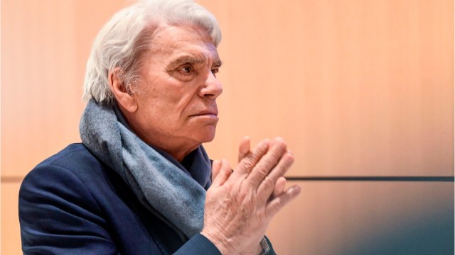 VOICI - Bernard Tapie : face à la maladie, il prend exemple sur un célèbre chanteur