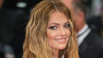 VOICI Caroline Receveur ultra torride en bikini, elle met tout le monde d’accord