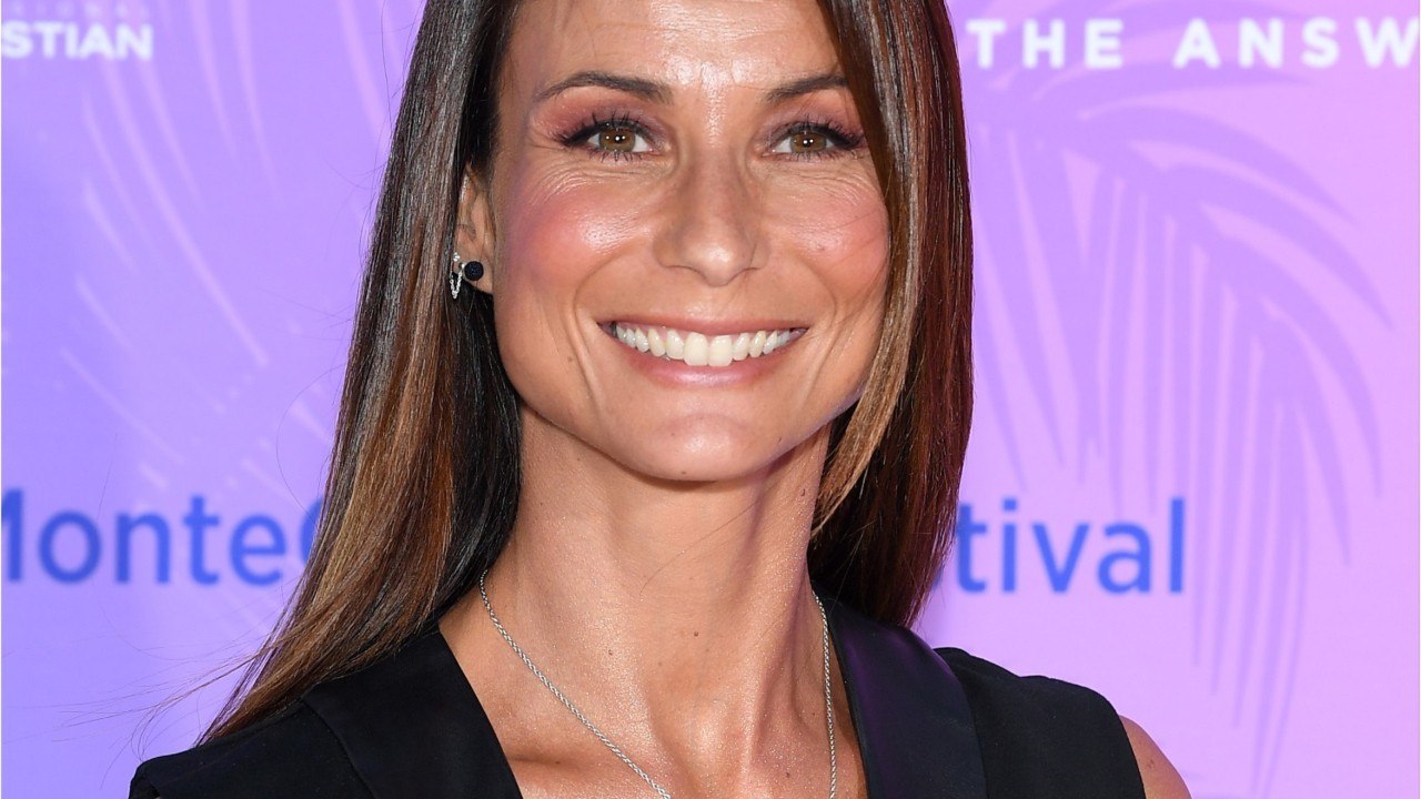 VOICI - Jennifer Lauret prête à refaire de la chirurgie esthétique : « Si j'ai envie d'un lifting, je le ferai "