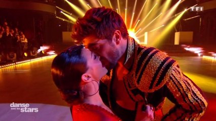 VOICI Candice Pascal très gênée après le baiser torride échangé avec Agustin Galiana dans DALS