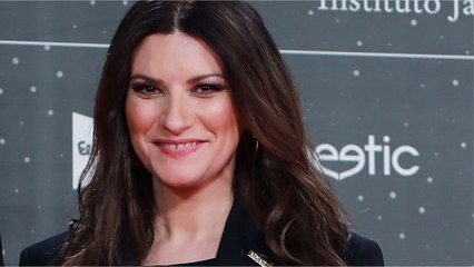 VOICI - Que devient la chanteuse italienne Laura Pausini ?