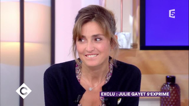 VOICI Julie Gayet se confie sur sa vie avec François Hollande dans C à Vous