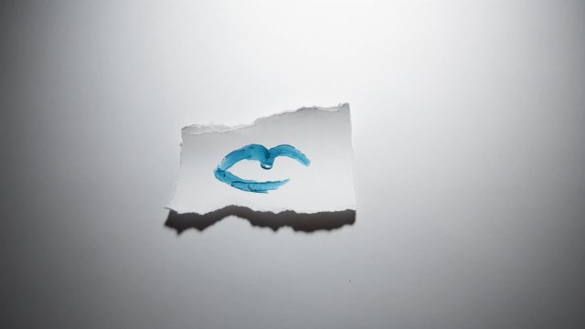 VOICI Nos beauty crushs : la brume Kenzo World et la palette regard couture Dior