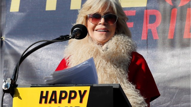 VOICI- Jane Fonda : la comédienne une nouvelle fois arrêtée, la veille de ses 82 ans