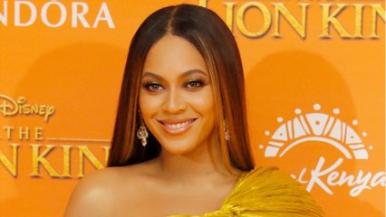 VOICI - Beyoncé dévoile des images sexy et engagés de la nouvelle collection Ivy Park