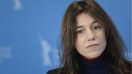 VOICI - Charlotte Gainsbourg « boulimique " : ses rares confidences sur son rapport difficile avec l'alimentation