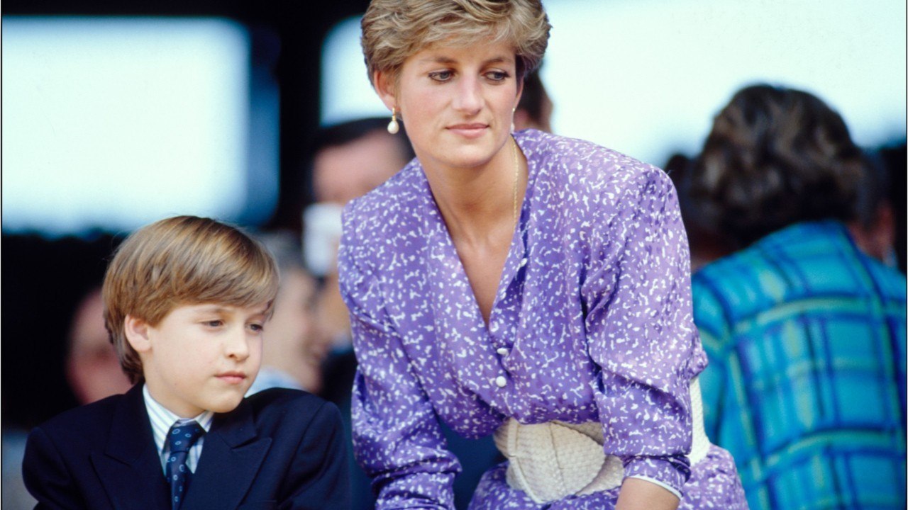 VOICI Lady Diana : pourquoi elle était beaucoup plus proche d'Harry que de William