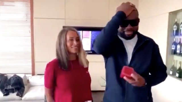 VOICI - Maître Gims : sa femme Demdem le demande (encore) en mariage !