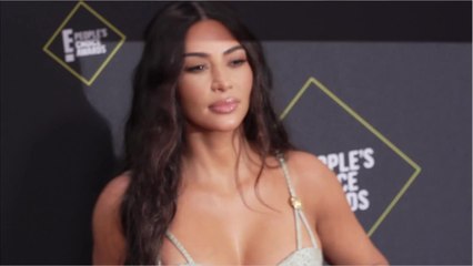 VOICI - SEXY Kim Kardashian souhaite la bonne année en lingerie