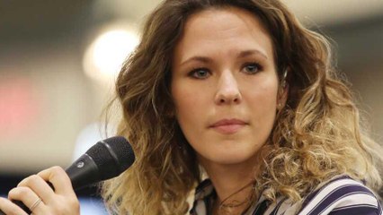 GALA VIDEO - Lorie se confie sur son rôle de belle mère et ses difficultés avec son ex