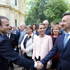 GALA VIDÉO - Stéphane Bern (Secrets d’histoire) : sa très cocasse première rencontre avec Emmanuel Macron