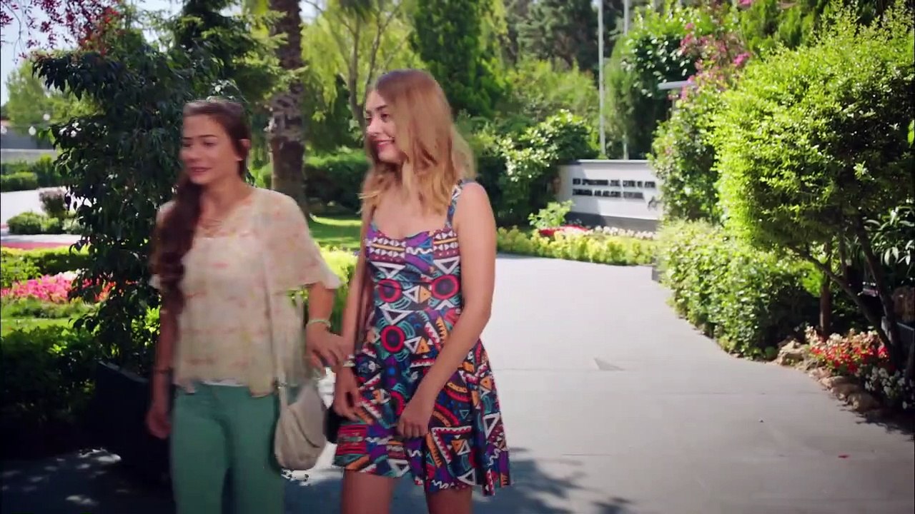 مسلسل رائحة الفراولة الحلقة 14 مدبلج بالعربية
