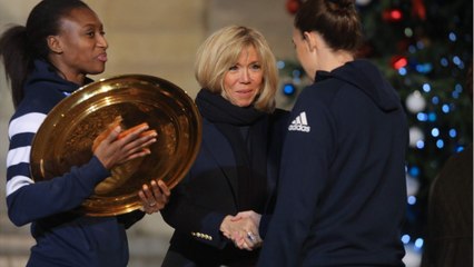 GALA VIDÉO - Brigitte Macron inquiète, la pression sur sa famille ne retombe pas
