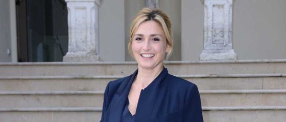 GALA VIDEO - Julie Gayet : ce coup de téléphone qu’elle rêverait de recevoir