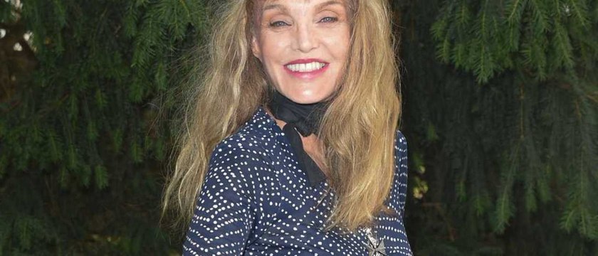 GALA VIDEO - Arielle Dombasle, massacrée par Guy Carlier pour ses vœux décalés