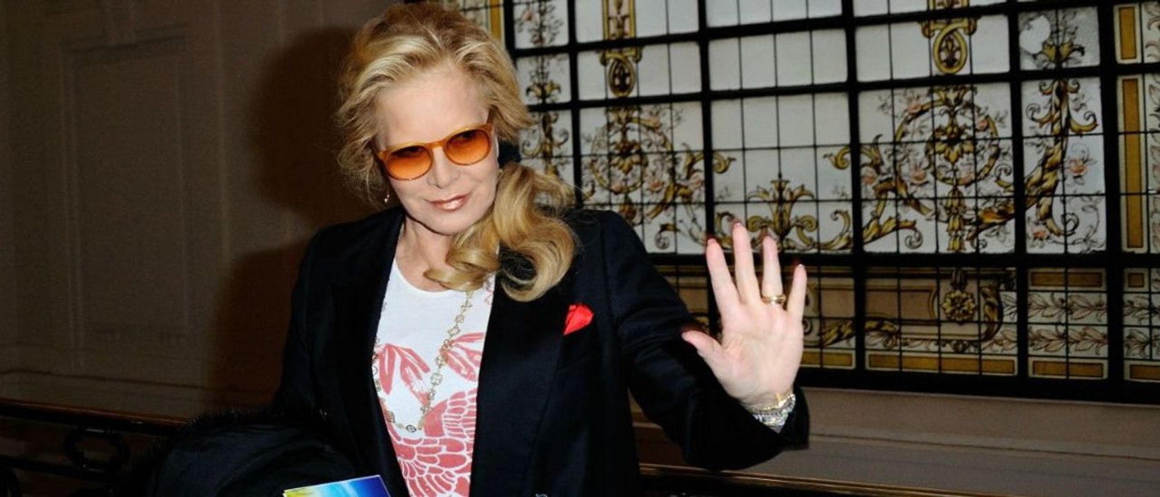 GALA VIDEO - La grosse colère de Sylvie Vartan...