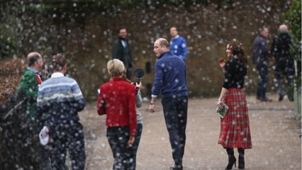 GALA VIDÉO - Le prince William et Kate Middleton, ce goûter de noël sans George et Charlotte à Kensington : leur drôle de justification