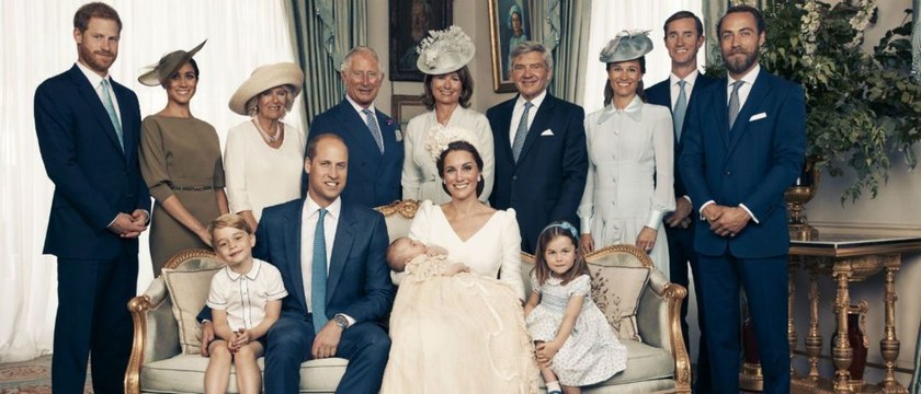 GALA VIDEO - Carole Middleton : comment la mère de Kate gâte ses petits-enfants George et Charlotte à Noël