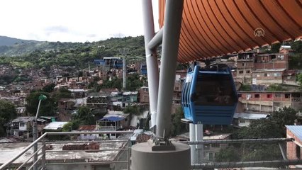Kolombiya'da suçla anılan bir mahallenin teleferikle değişen kaderi