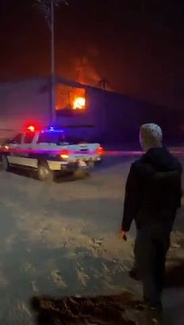 “Live“ incendio en bodega de aceite y plásticos en el municipio de El Salto