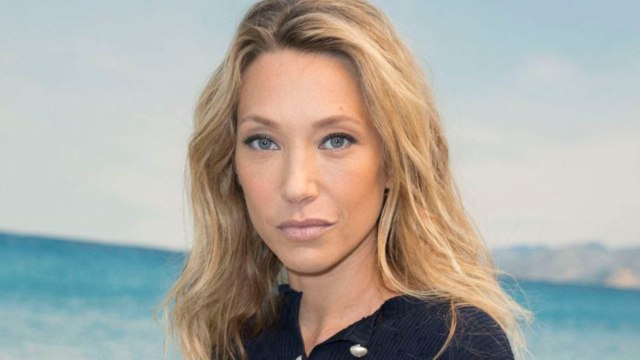 GALA VIDÉO – Le message de Laura Smet aux fans de Johnny