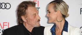 GALA VIDEO - Johnny Hallyday fier des photos de nu de Laeticia, ce geste amoureux qui en dit long