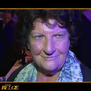 GALA VIDEO - Maurane : sa fille Lou, sa maman et sa soeur très émues à la remise du disque d’or de son album