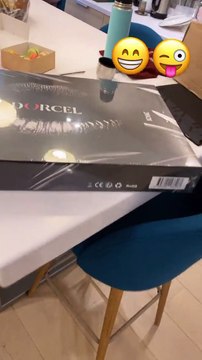 Karine Le Marchand reçois un cadeau coquin de Marc Dorcel, le 15 décembre 2021