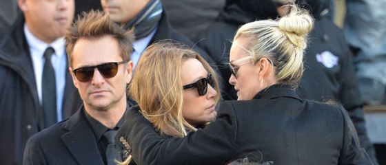 GALA VIDEO - Johnny Hallyday a refusé de voir David et Laura avant de mourir… découvrez quel vieil ami il a daigné voir