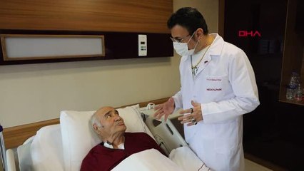 8 SAAT KALBİ DURDURULARAK YAPILAN AMELİYATLA SAĞLIĞINA KAVUŞTU